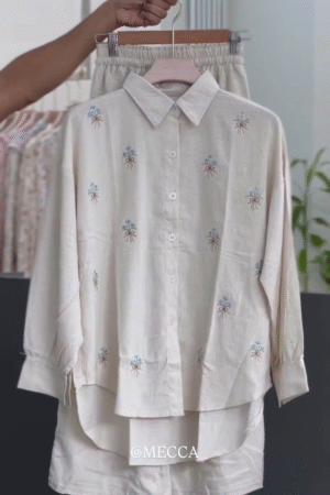 Women’s Oversized Floral Cotton Shirt – Breezy Bloom with a Chic Collar