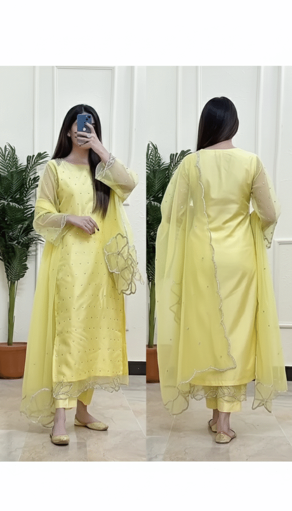 Embroidered Viscose Chanderi Kurta Set with Dupatta – Ethnic Elegance with a Modern Twist