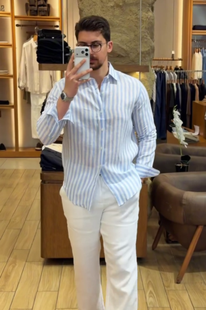 Men Vertical Striped Spread Collar Pure Cotton Casual Shirt