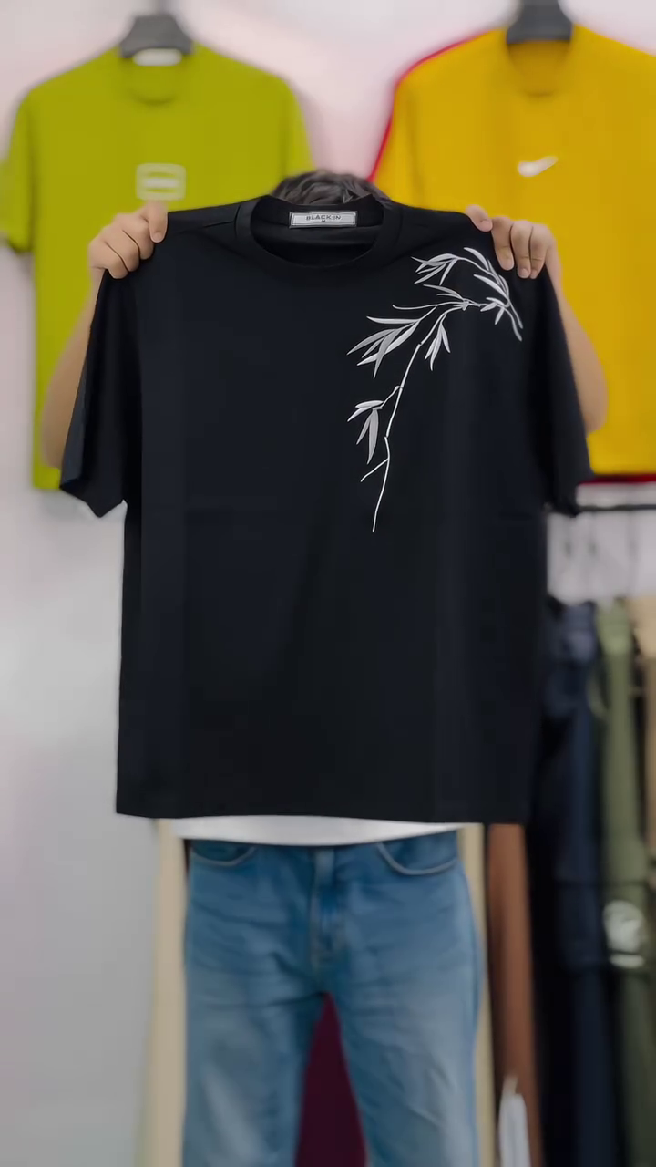 Men Polyester Regular Fit Placement Print Tshirts