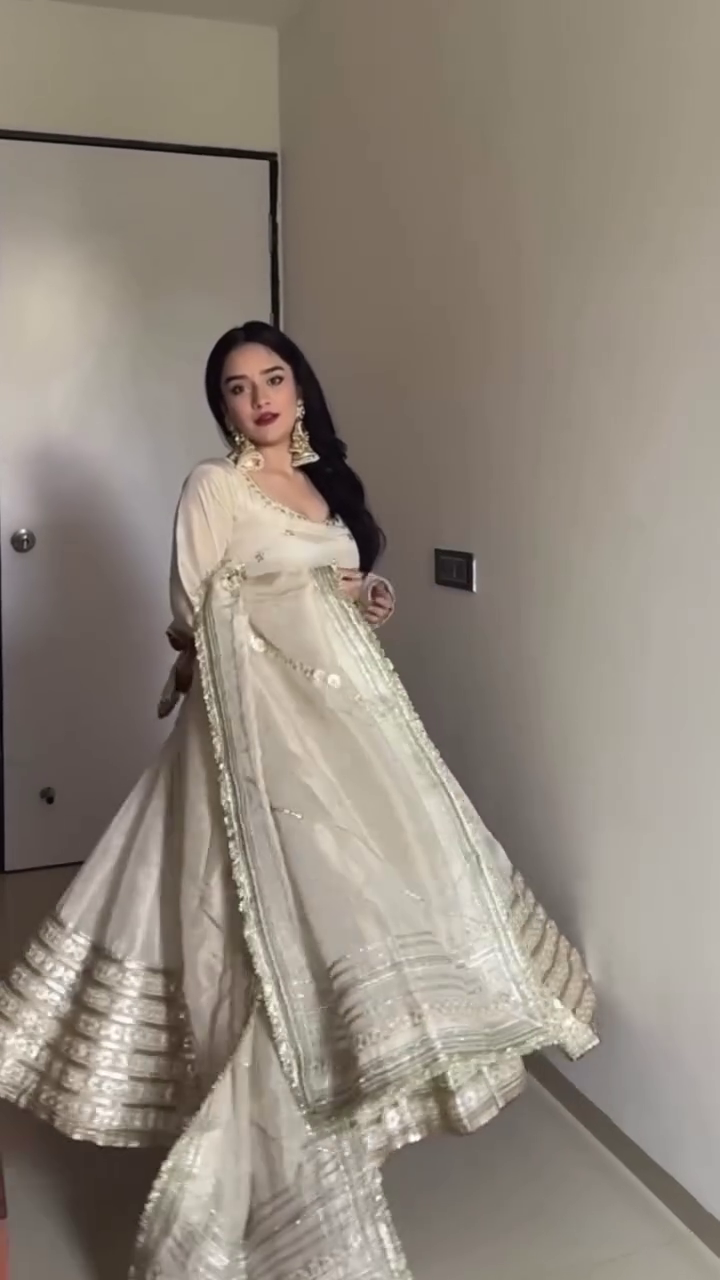 Women Cream Anarkali Kurta Set with Dupatta - Image 7